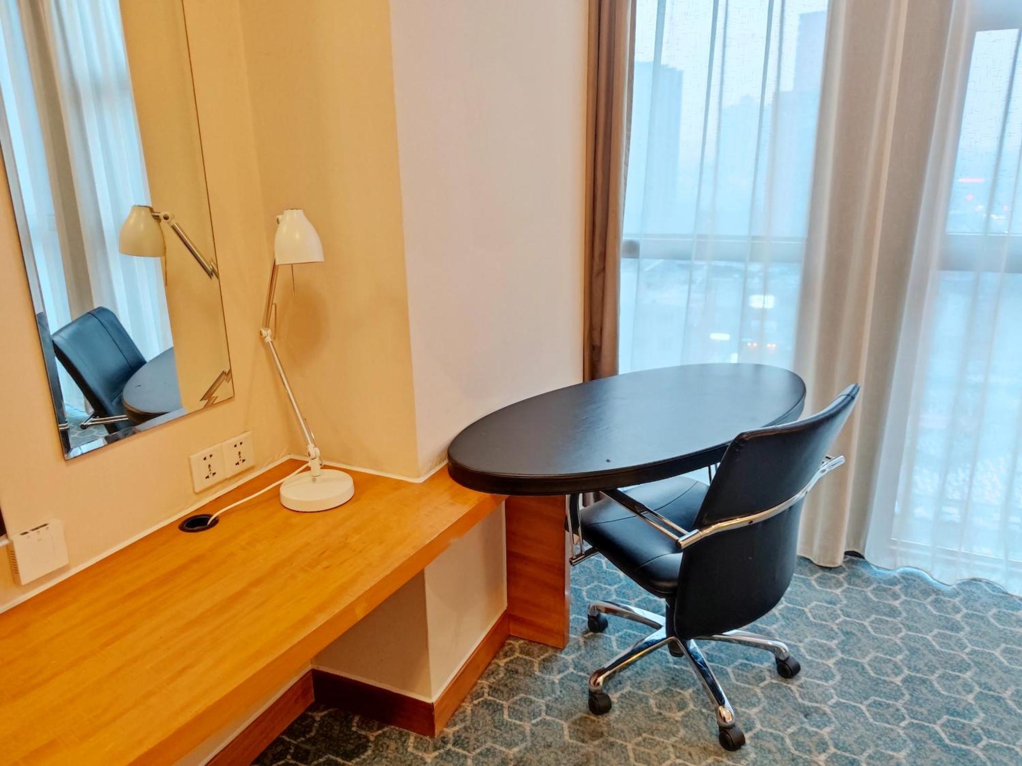 Holiday Inn Express Beijing Huacai By Ihg Екстер'єр фото